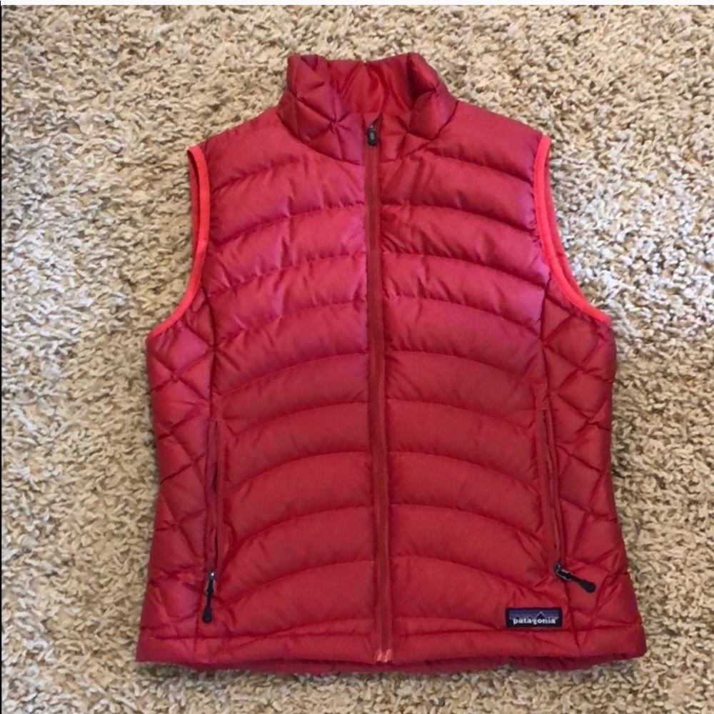 Patagonia puffer vest women’s red size small